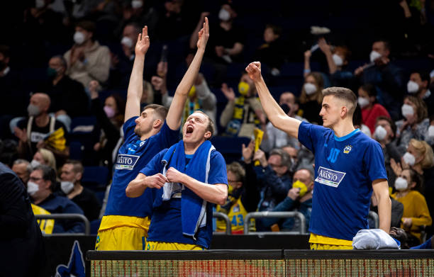 他在左路巧 他在左路巧