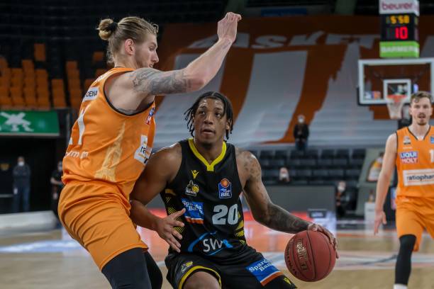 多的艰难险 多的艰难险