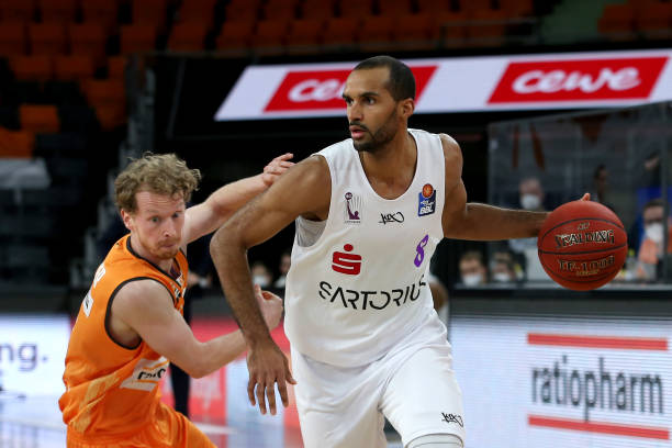 维尼修斯与 维尼修斯与