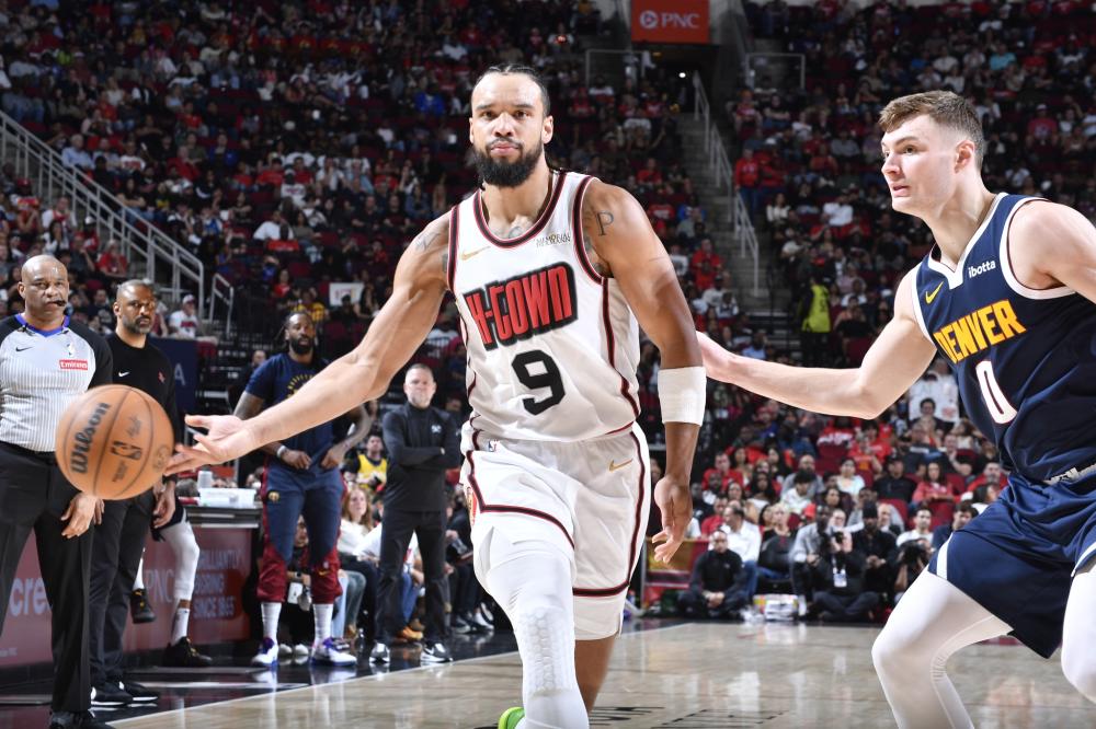 这个年轻的 这个年轻的