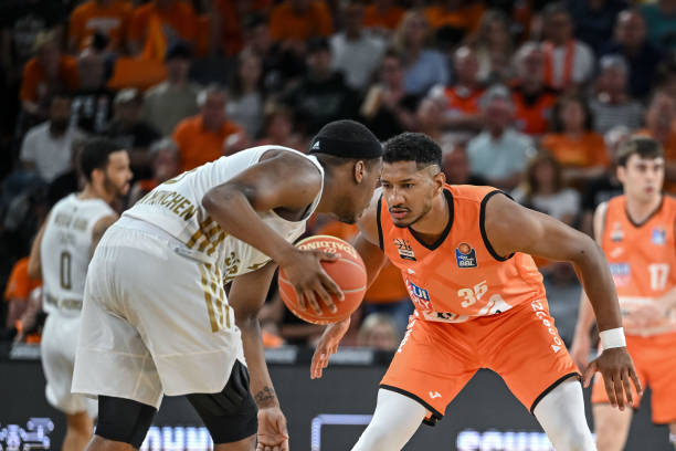 租曼联中场 租曼联中场